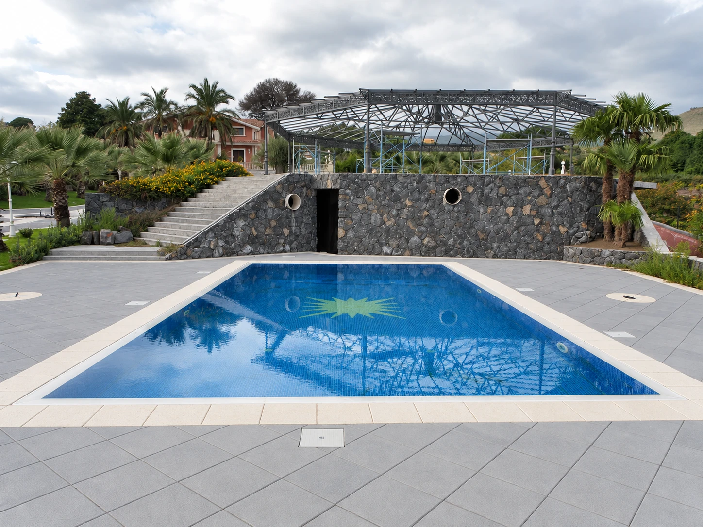 Trecastagni (CT) - Piscina